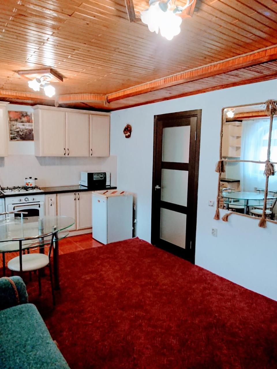Guest house Hollywood *