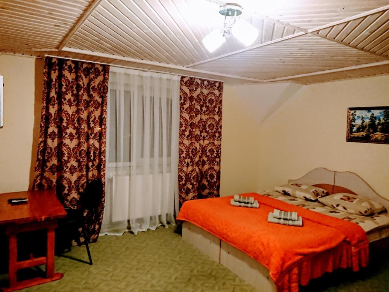 Hollywood Guest house *