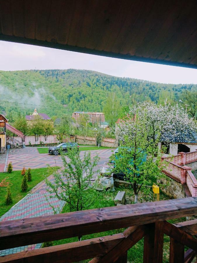 Hollywood * Yaremche